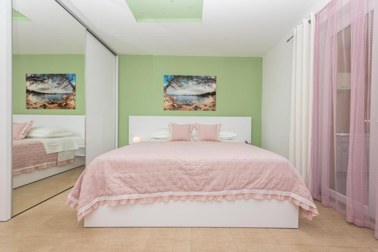 Apartments Villa Vujcic Makarska Eksteriør billede