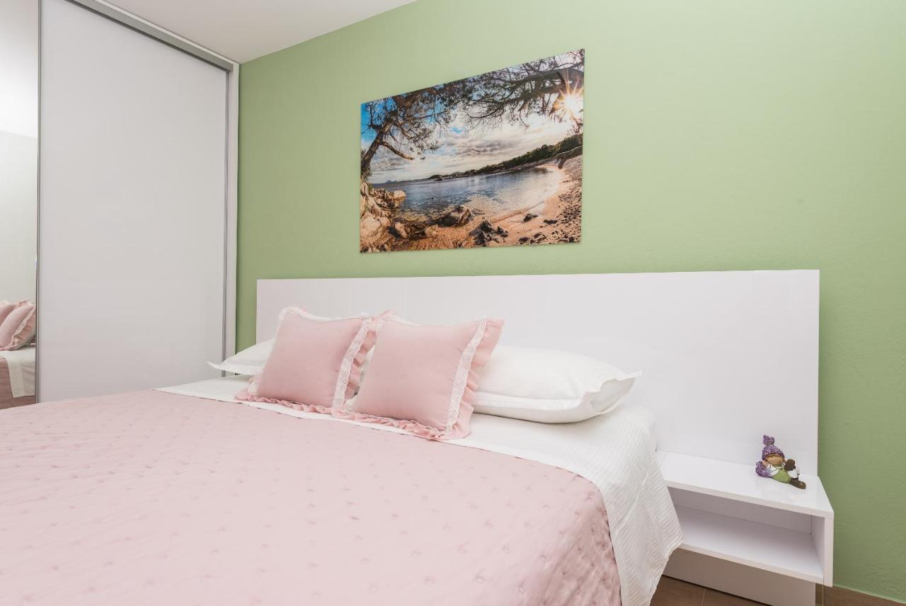 Apartments Villa Vujcic Makarska Eksteriør billede