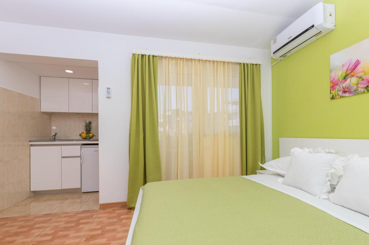 Apartments Villa Vujcic Makarska Eksteriør billede